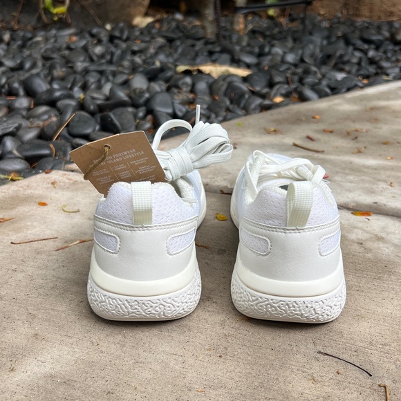 Olukai ‘Anau Court Shoes - Picture 4 of 6